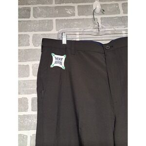 Izod Golf Mens‎ Swingflex Black Flat Front Short Size 42" Inseam 9.5 NWT